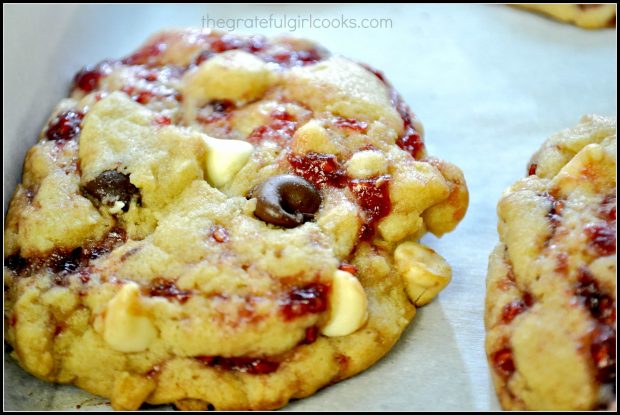 These white chocolate raspberry cookies look good enough to eat!