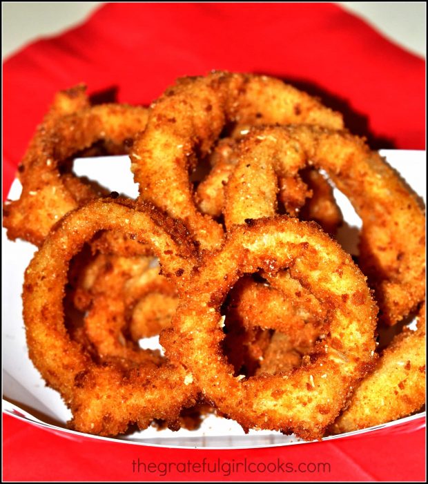 Tray of crunchy homemade onion rings, ready to eat!