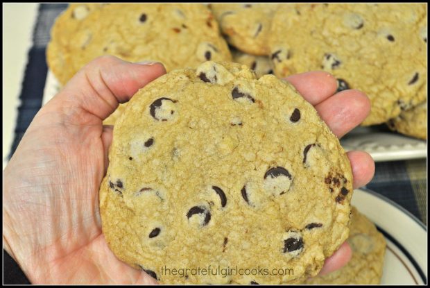 Mom's Chocolate Chip Cookies / The Grateful Girl Cooks!