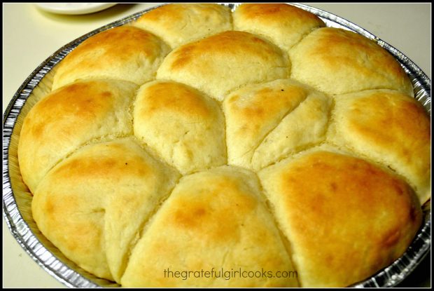 Hot dinner rolls, straight out of the oven!