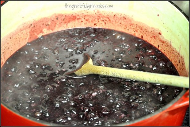 Cooking blueberries to make jam!