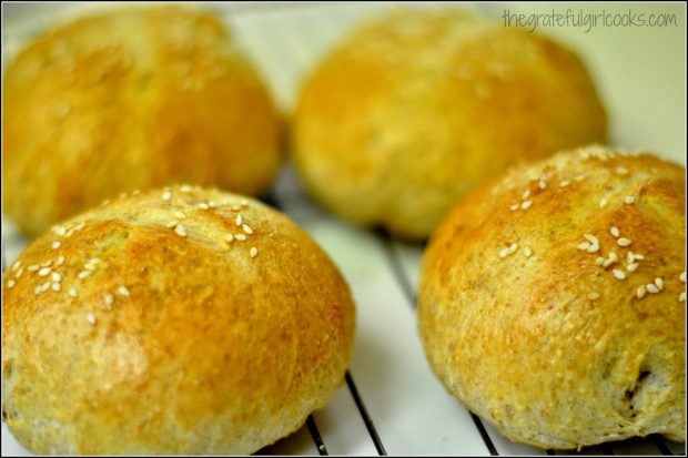 Homemade Hamburger Buns / The Grateful Girl Cooks!