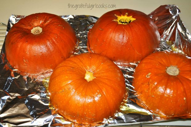 Roasted pumpkins will be tender after roasting, in order to make pumpkin puree.