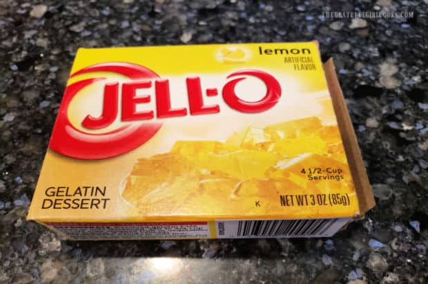 Lemon gelatin is used rather than lemon pudding mix... and important difference!