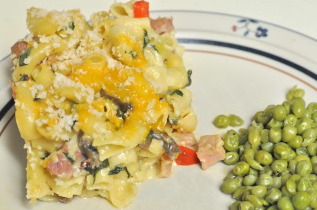 Cheesy Ham, Spinach & Macaroni Bake / The Grateful Girl Cooks!