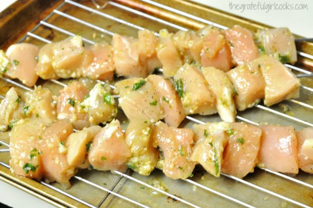 Chicken kabobs with lemon and garlic sauce, on wire rack to broil in oven