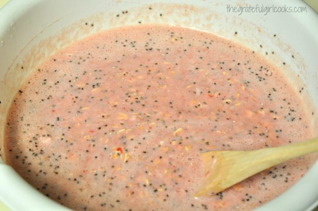 All f the ingredients for the strawberry coconut overnight oats are ready for refrigerator.