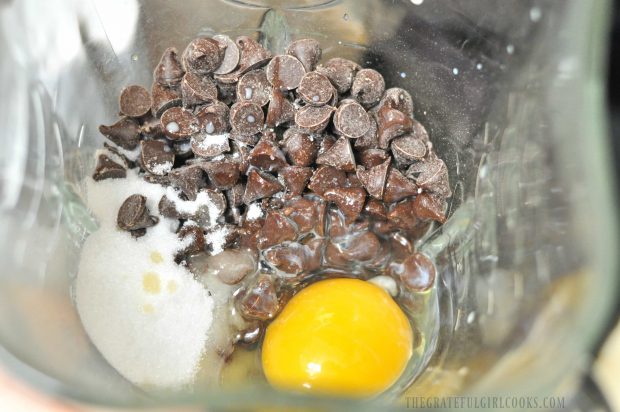 Ingredients for the pots de crème are placed into a blender and pulsed.