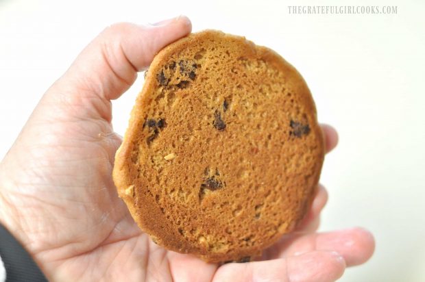 Peanut Butter Chocolate Chip n' Nut Cookies / The Grateful Girl Cooks!