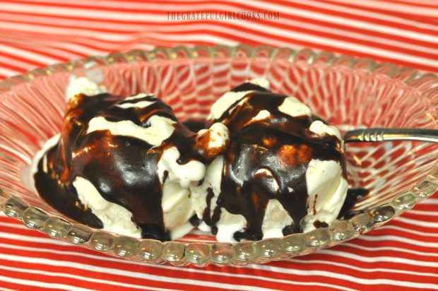 Hot fudge sauce as topping for ice cream
