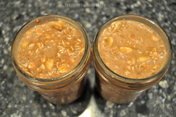 2 jars of overnight chocolate banana oats