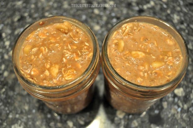 2 jars of overnight chocolate banana oats