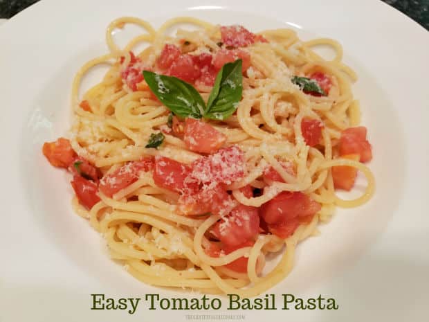 Easy tomato basil pasta is yummy, and is a CINCH to make! Marinate fresh tomatoes, basil, garlic & spices, then add to cooked pasta, to serve!