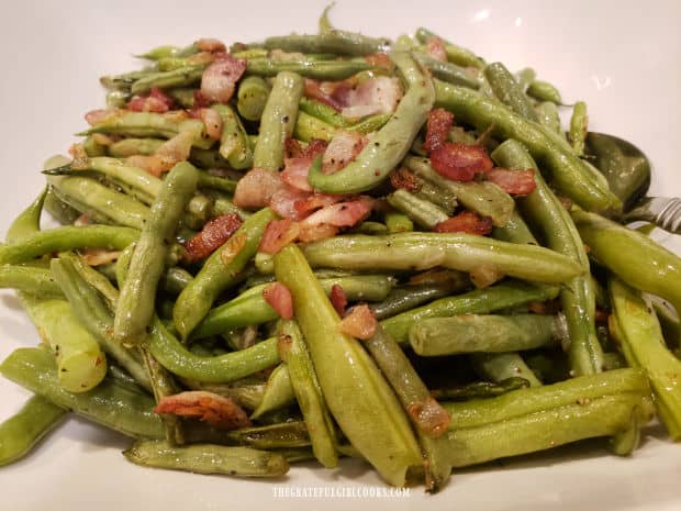 You can see the nicely browned bacon with the green beans.