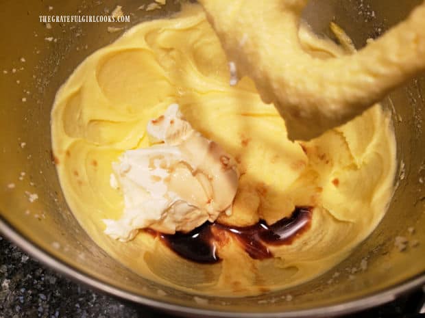 Sour cream and vanilla extract are added to the snickerdoodle bread batter.