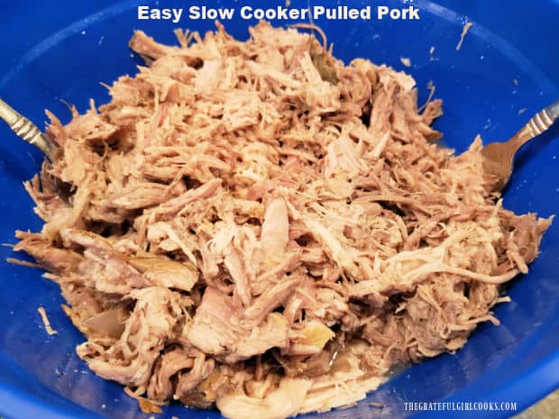 Make Easy Slow Cooker Pulled Pork to use in many main dishes (5 minutes prep)! Great for BBQ sandwiches, tacos, enchiladas, burritos, etc.