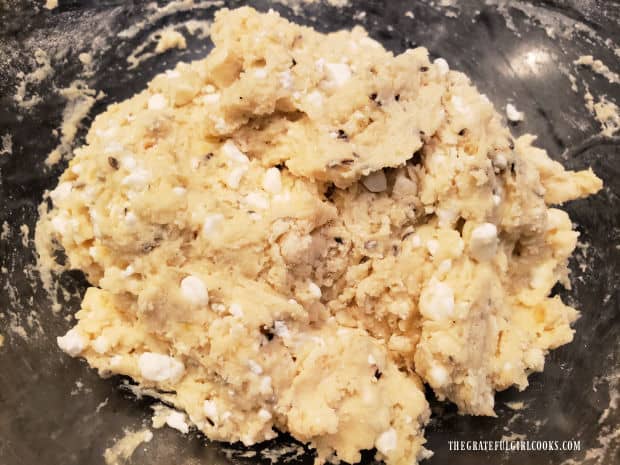 The dilly bread dough is set aside, for the dough to rise for one hour.