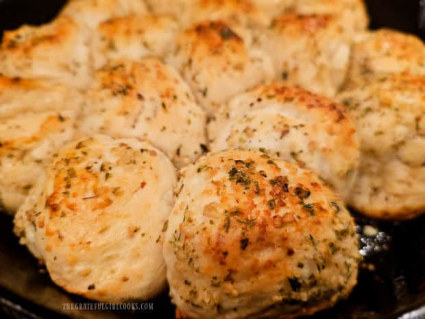 The garlic butter herb rolls are ready to be pulled apart and eaten.