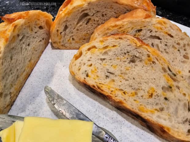 Cheddar Chive No-Knead Bread
