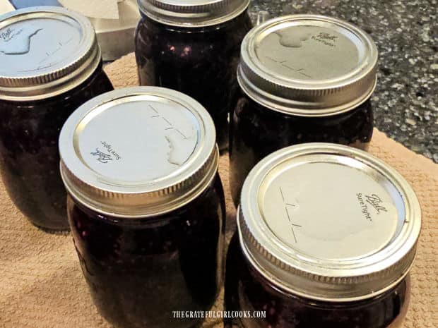 Learning how to can marionberry jam is a satisfying and productive way to store food.
