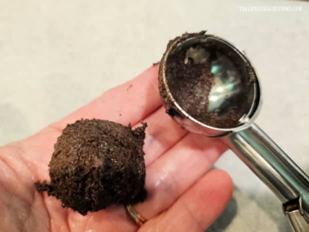 Each chocolate pop is formed into a ball, using1 Tablespoon of chocolate filling.
