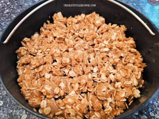 Crumbly streusel is added to cover the top of the blackberry fruit filling.