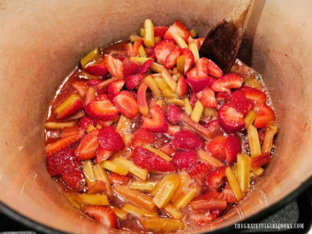 Strawberries, rhubarb, sugar, lemon juice and salt in a large pan.